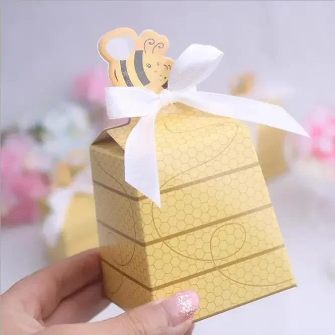 50pcs Bee Wedding Favor Boxes gift box candy box with Ribbon Gifts Event & Party Supplies Free Shipping
50pcs Bee Wedding Favor Boxes gift box candy box with Ribbon Gifts Event & Party Supplies Free Shipping