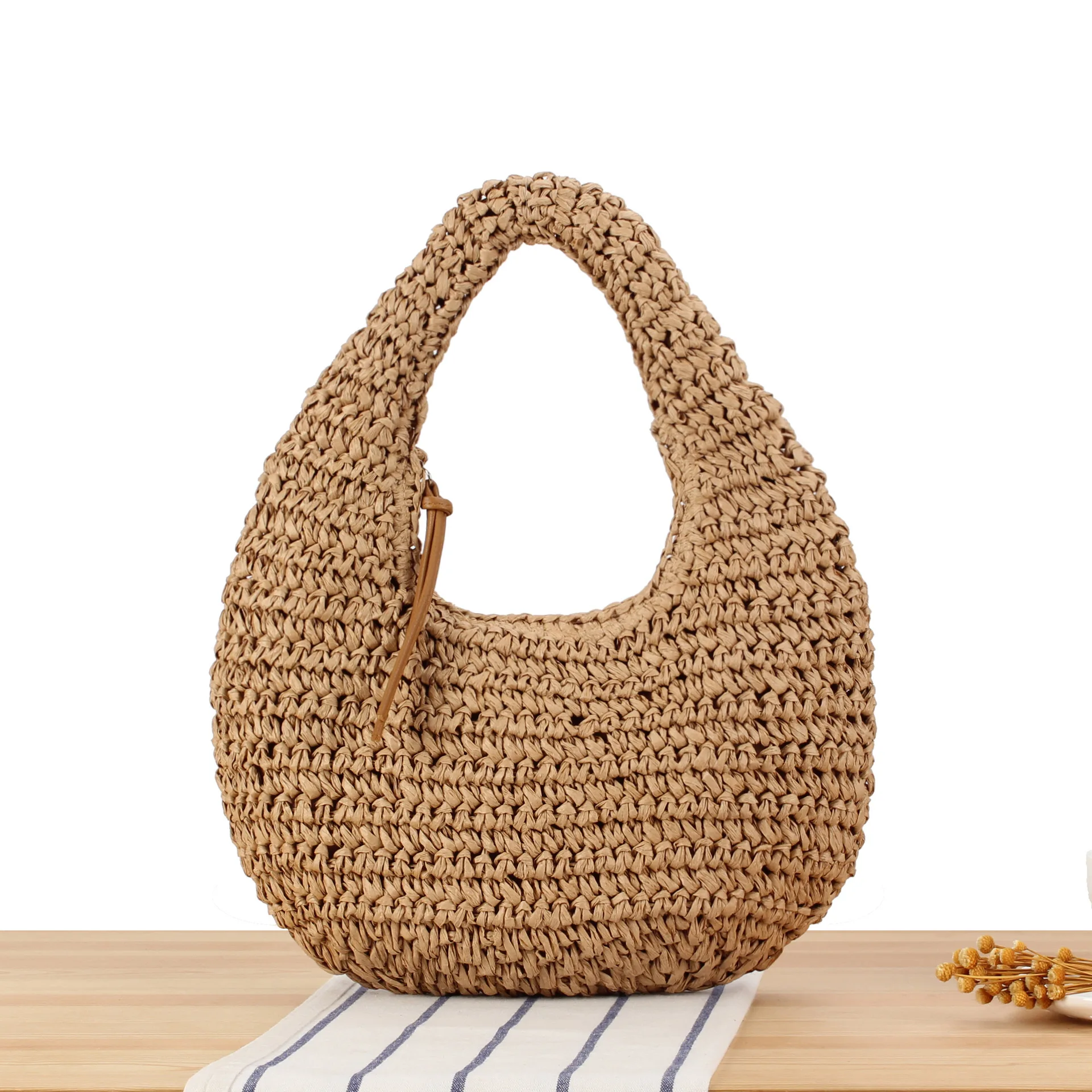 Повседневные пляжные сумки в форме полумесяца для женщин, богемная тканая соломенная сумка, вязаная сумка ручной работы, летние дорожные кошельки, сумка-тоут 
Повседневные пляжные сумки в форме полумесяца для женщин, богемная тканая соломенная сумка, вязаная сумка ручной работы, летние дорожные кошельки, сумка-тоут