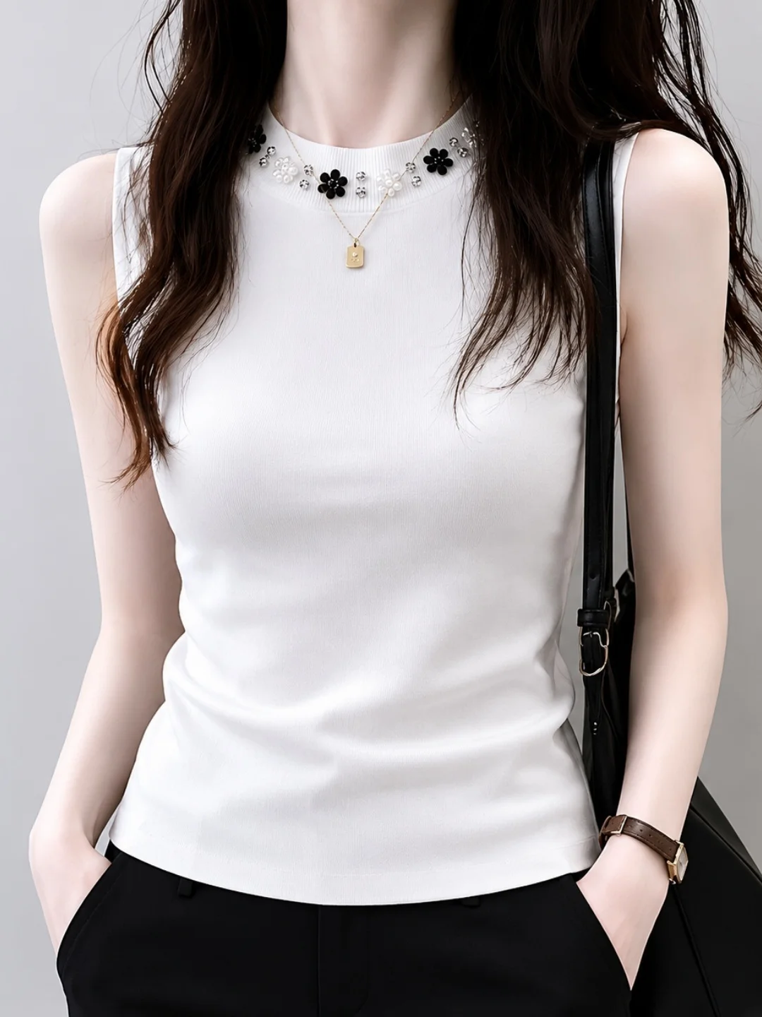 Slim Fit round Neck Beaded Sleeveless Vest Summer Elegant Soft Slimming Ice Silk Knitted Top Women's Fashion Trend 2026
Slim Fit round Neck Beaded Sleeveless Vest Summer Elegant Soft Slimming Ice Silk Knitted Top Women's Fashion Trend 2026