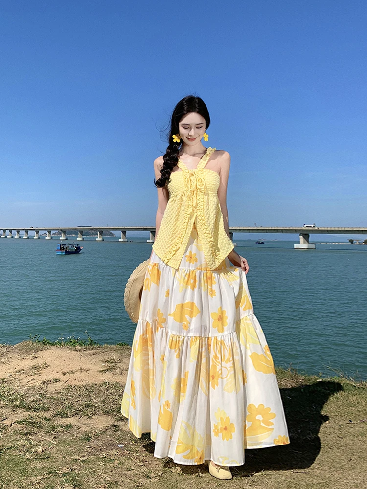 Нежный пляжный комплект из двух предметов Sweet Gentle Sle: платье с V-образным вырезом и атмосферным дизайном, из полиэфирного волокна, для весны и лета.
Нежный пляжный комплект из двух предметов Sweet Gentle Sle: платье с V-образным вырезом и атмосферным дизайном, из полиэфирного волокна, для весны и лета.