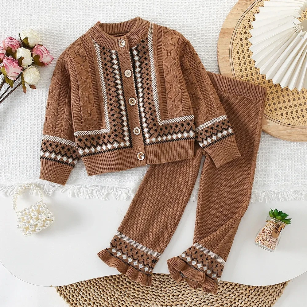 Одежда кофейного цвета для девочек, осенне-зимняя модная детская одежда в стиле ретро, вязаный кардиган с длинными рукавами + брюки, комплект из 2 предметов 
Одежда кофейного цвета для девочек, осенне-зимняя модная детская одежда в стиле ретро, вязаный кардиган с длинными рукавами + брюки, комплект из 2 предметов