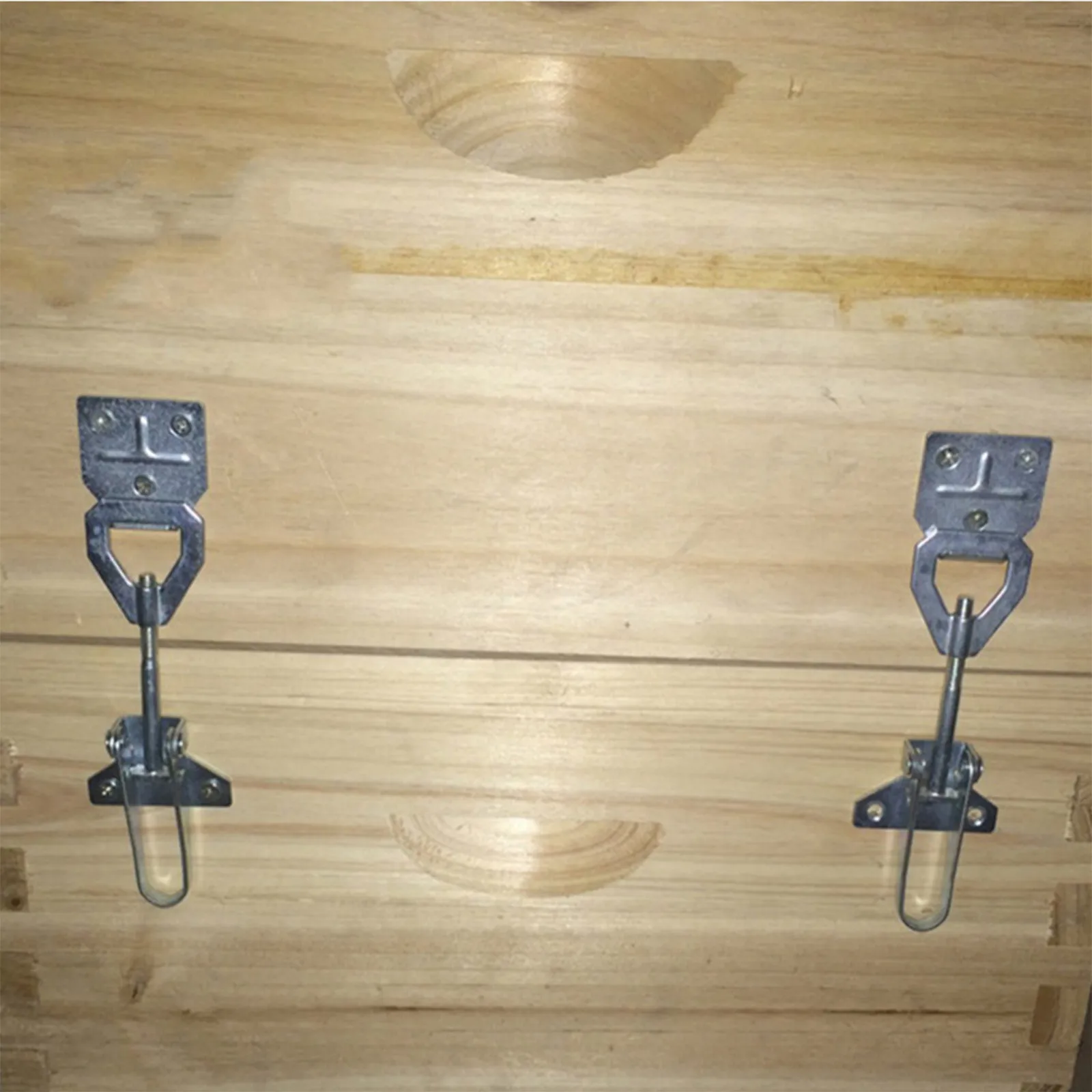 4Pcs Beehive Connectors Reliable Beekeeping Equipment Secure Latch System Easy Installation Beehive Box Fasteners
4Pcs Beehive Connectors Reliable Beekeeping Equipment Secure Latch System Easy Installation Beehive Box Fasteners