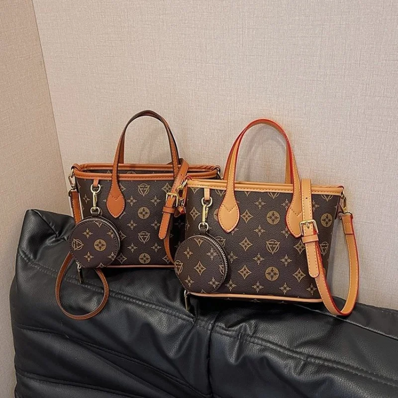 Stylish Mini Clutch Casual Simple Vintage Fashionable Bag For Women With Trendy Design And Letter Logo Crossbody
Stylish Mini Clutch Casual Simple Vintage Fashionable Bag For Women With Trendy Design And Letter Logo Crossbody