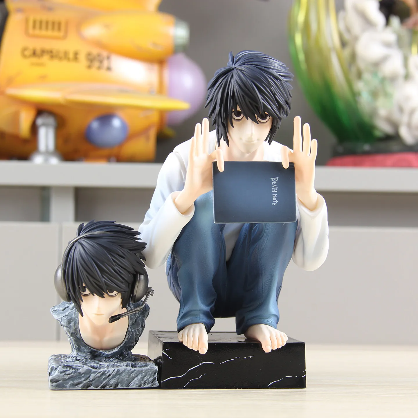 Anime Death Note L 1/6 Scale PVC Model Desktop Chassis Decoration Ornament Squatting Posture L Double Headed Toys Birthday Gift
Anime Death Note L 1/6 Scale PVC Model Desktop Chassis Decoration Ornament Squatting Posture L Double Headed Toys Birthday Gift