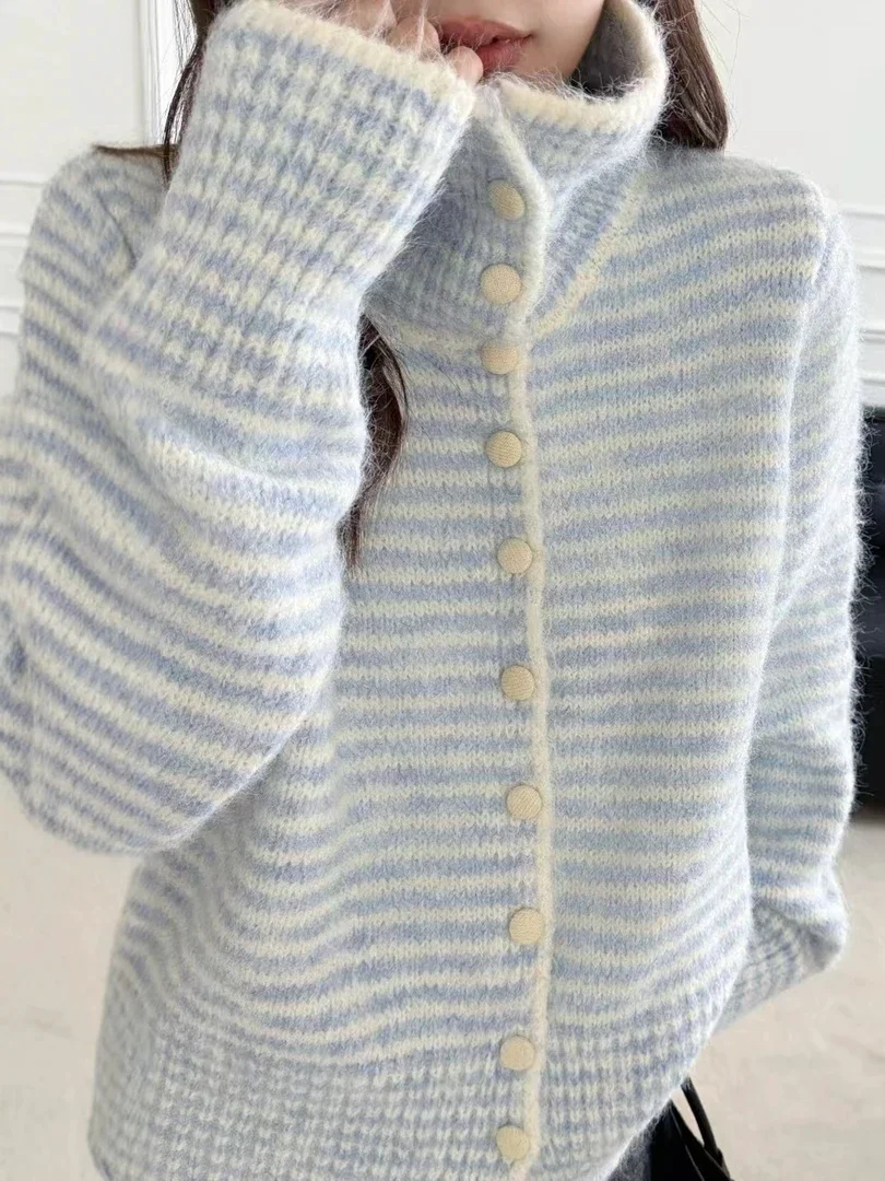 Синяя полосатая вязаная утепленная кофта-свитшот женская свободного кроя с высоким воротником в стиле Lazy Sle, осень-зима, новинка
Синяя полосатая вязаная утепленная кофта-свитшот женская свободного кроя с высоким воротником в стиле Lazy Sle, осень-зима, новинка