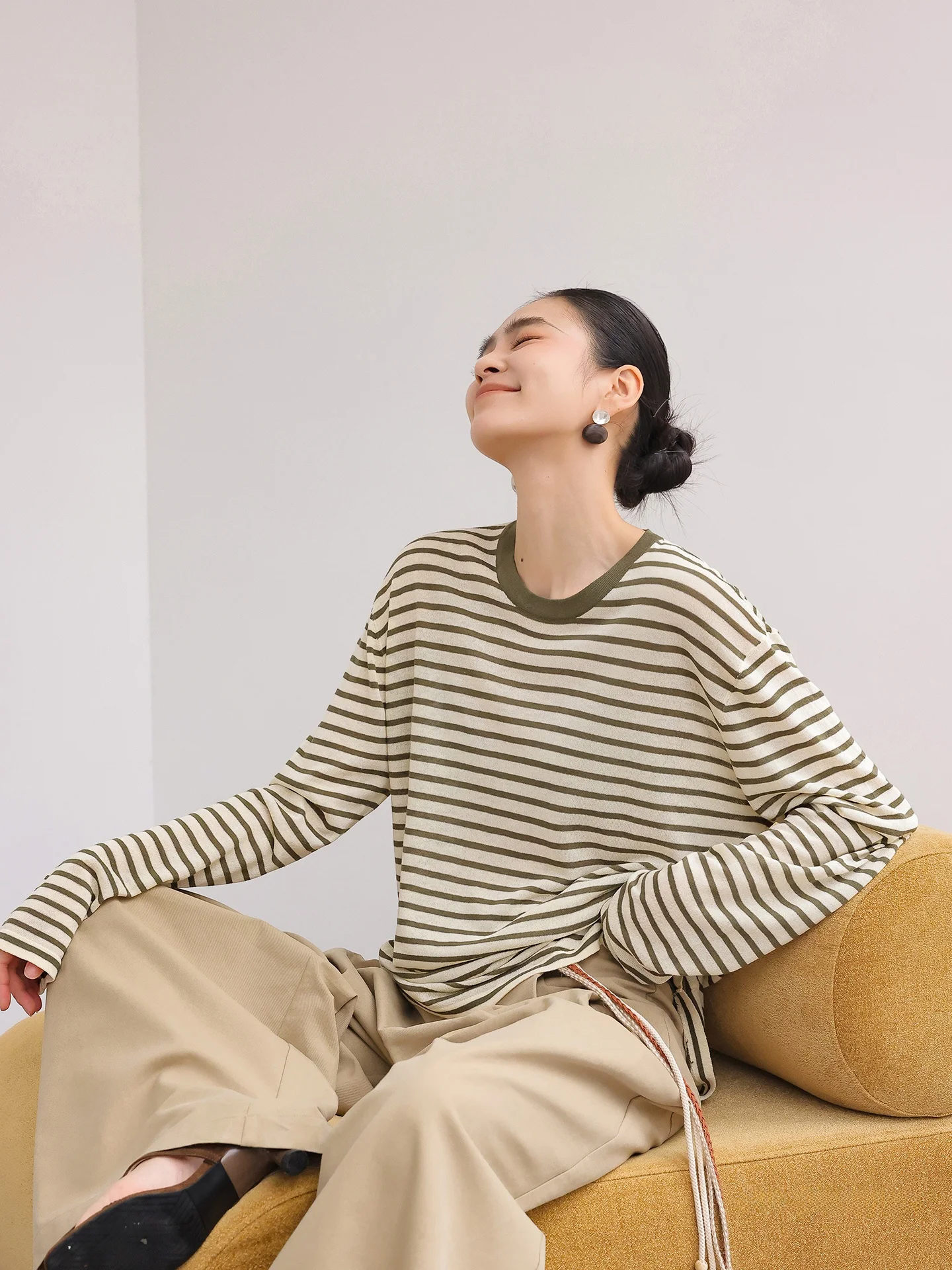 JWUNIQUE Women's Loose Knitted Sweater Casual Style Wine Hole Lazy Atmosphere Striped Long Sleeve round Neck Spring Top
JWUNIQUE Women's Loose Knitted Sweater Casual Style Wine Hole Lazy Atmosphere Striped Long Sleeve round Neck Spring Top