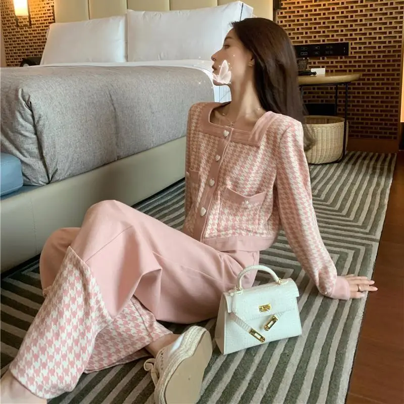 Woman Casual Knit Set Female Square Collar Long-sleeved Two-piece Summer Outfits for Women 2024 Elegant Pants Sets G661
Woman Casual Knit Set Female Square Collar Long-sleeved Two-piece Summer Outfits for Women 2024 Elegant Pants Sets G661
