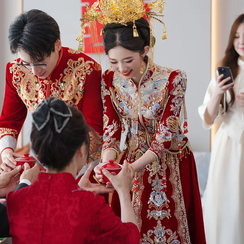 Original Luxury Clothing Chinese Wedding Dress 2025 New Bridal Wedding Dragon and Phoenix Robe Couple Wedding Dress
Original Luxury Clothing Chinese Wedding Dress 2025 New Bridal Wedding Dragon and Phoenix Robe Couple Wedding Dress