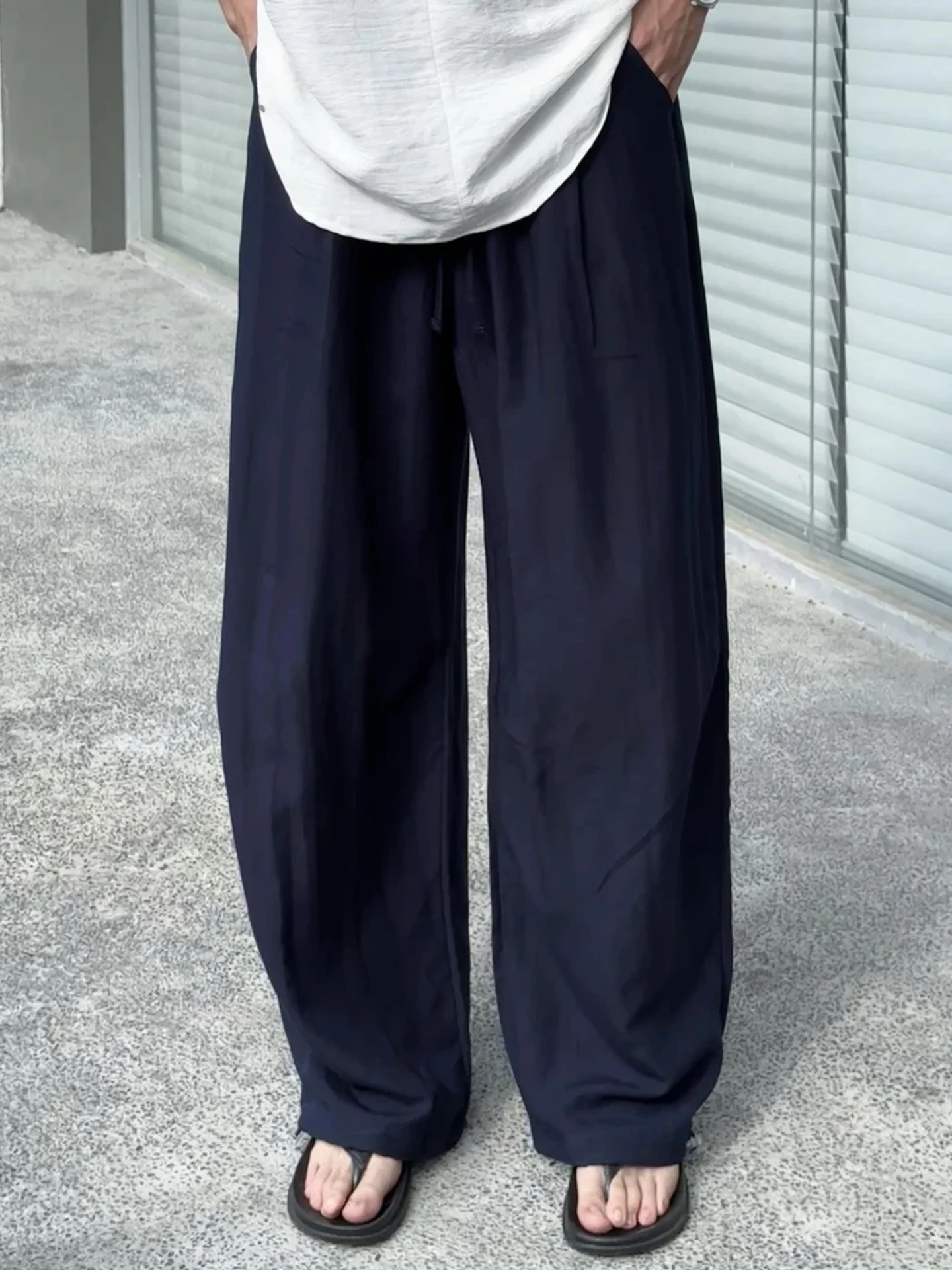 Светло-голубые льняные брюки мужские летние тонкие широкие хлопковые льняные штаны свободного кроя прямые повседневные брюки для мужчин
Светло-голубые льняные брюки мужские летние тонкие широкие хлопковые льняные штаны свободного кроя прямые повседневные брюки для мужчин