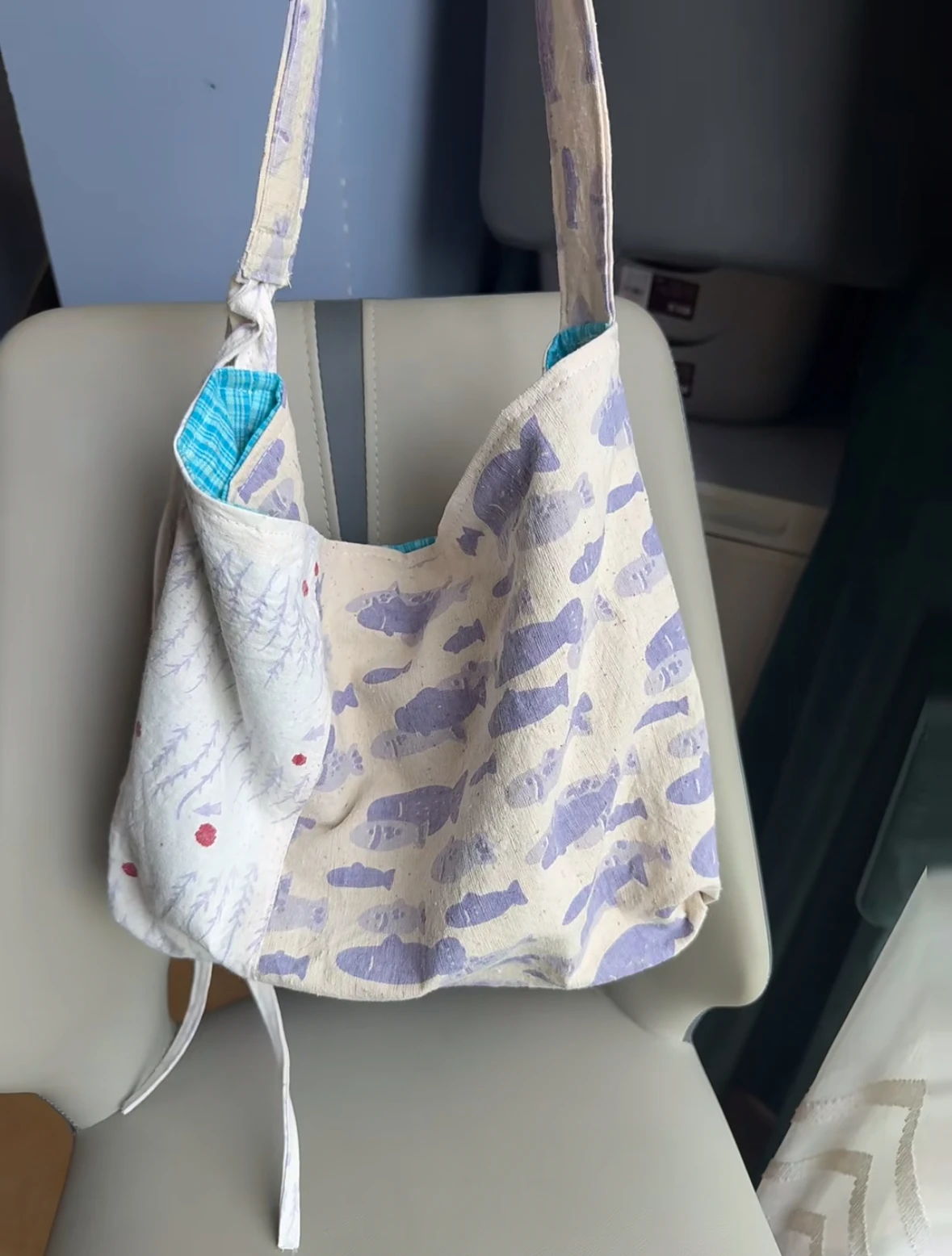 Large Capacity Taro Purple Commuter Canvas Tote Bag 2025 New Design Single Shoulder Bag Simple Lightweight Unisex Bag
Large Capacity Taro Purple Commuter Canvas Tote Bag 2025 New Design Single Shoulder Bag Simple Lightweight Unisex Bag