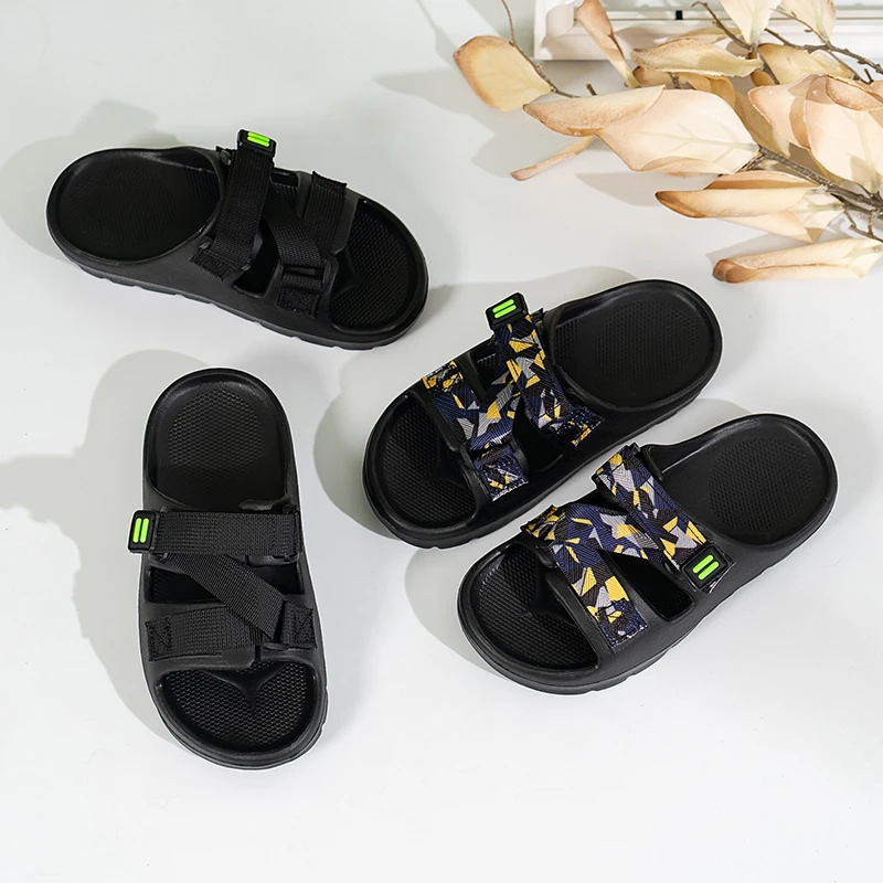 Тапочки для мальчиков, красивая камуфляжная уличная детская пляжная обувь, нескользящая модная новинка лета 2024, детские сандалии на мягкой подошве, универсальные