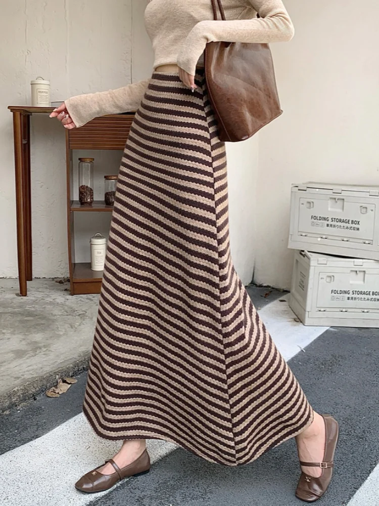 Новая осенне-зимняя полосатая юбка, корейская версия, утягивающая мягкая липкая трикотажная юбка с эластичной резинкой на талии, длинная юбка в ленивом стиле
Новая осенне-зимняя полосатая юбка, корейская версия, утягивающая мягкая липкая трикотажная юбка с эластичной резинкой на талии, длинная юбка в ленивом стиле