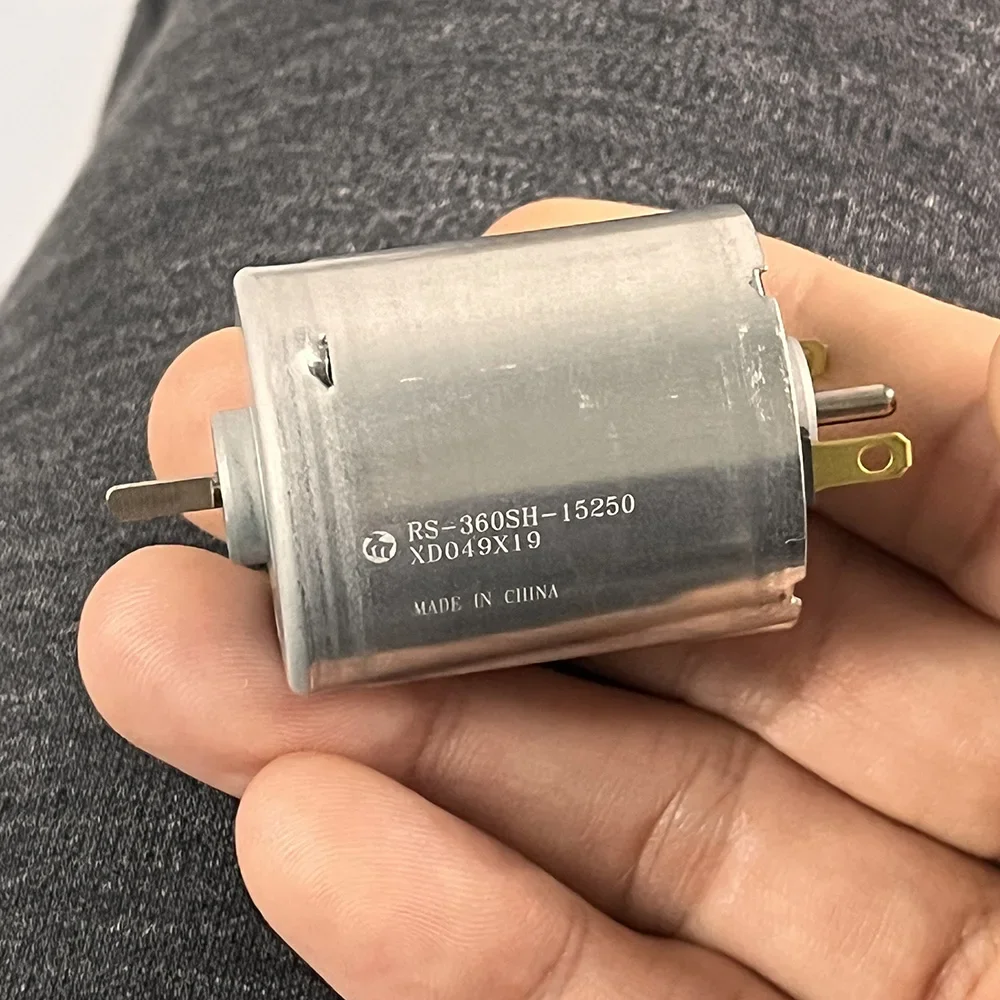 Micro 28 мм MABUCHI RS-360SH-15250 12-24 В 14300 об/мин высокоскоростной двухвальный двигатель постоянного тока для уборочной машины, роботов-уборщиков, бытовой техники
Micro 28 мм MABUCHI RS-360SH-15250 12-24 В 14300 об/мин высокоскоростной двухвальный двигатель постоянного тока для уборочной машины, роботов-уборщиков, бытовой техники