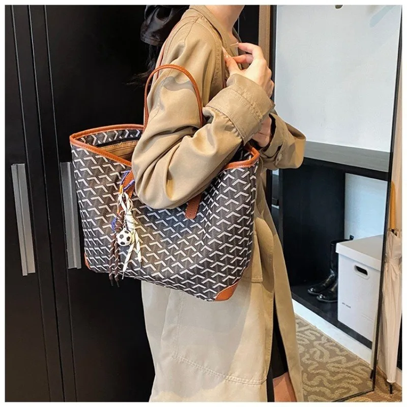 Classic Women Bag Timeless Shoulder Handbag For Ladies Simple Purse Crossbody Bag Underarm For Daily Errands
Classic Women Bag Timeless Shoulder Handbag For Ladies Simple Purse Crossbody Bag Underarm For Daily Errands