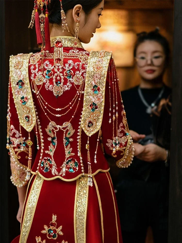 Traditional Chinese Wedding Suit Unlined Garment Gown Bride Xiuhe Suit Wedding And High Luxury Chinese Style Wedding Dress Girl
Traditional Chinese Wedding Suit Unlined Garment Gown Bride Xiuhe Suit Wedding And High Luxury Chinese Style Wedding Dress Girl