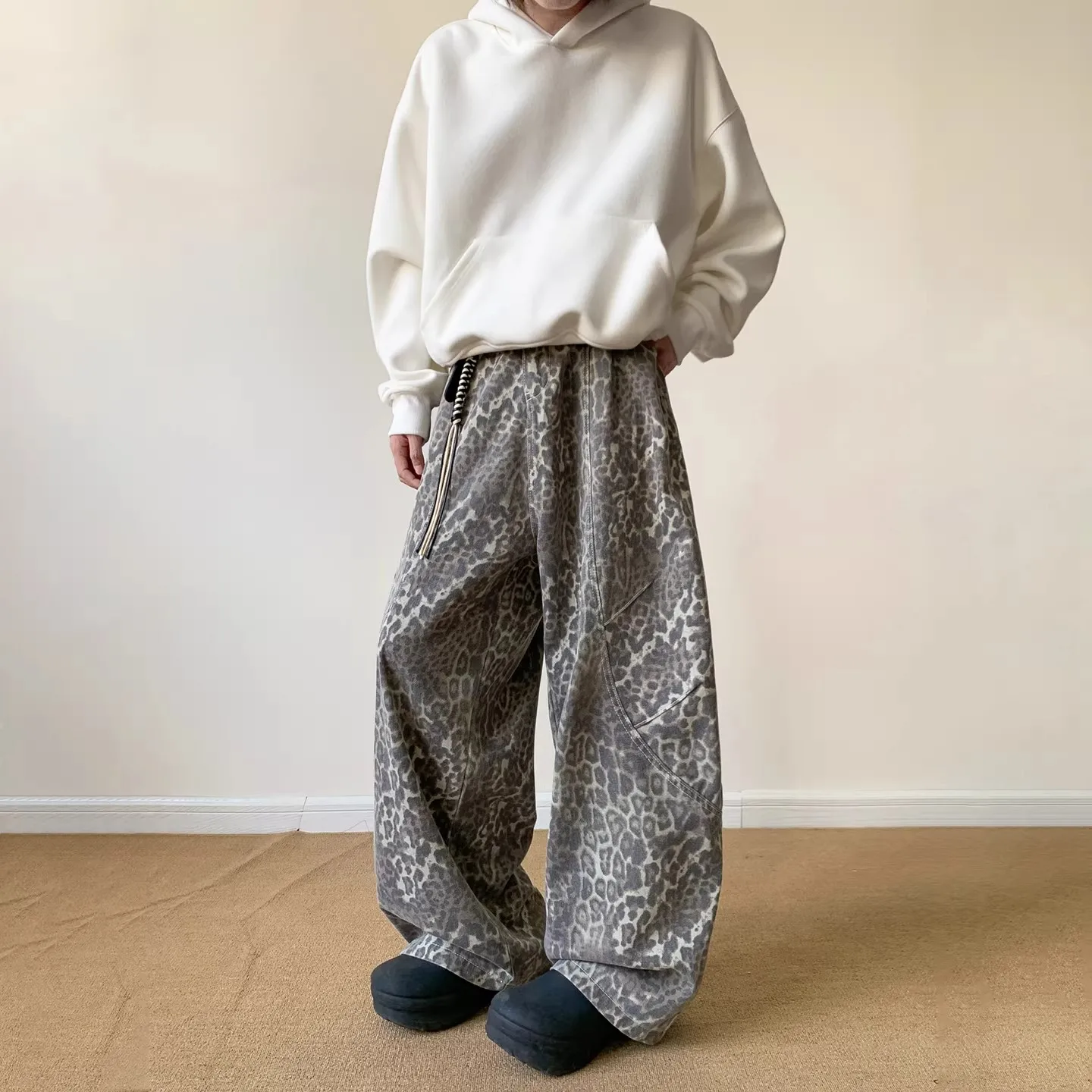 Trendy High Street Leopard Print Splicing Pleated Denim Knife Pants Casual High Waist Straight Leg Jeans Youthful Spring Autumn
Trendy High Street Leopard Print Splicing Pleated Denim Knife Pants Casual High Waist Straight Leg Jeans Youthful Spring Autumn