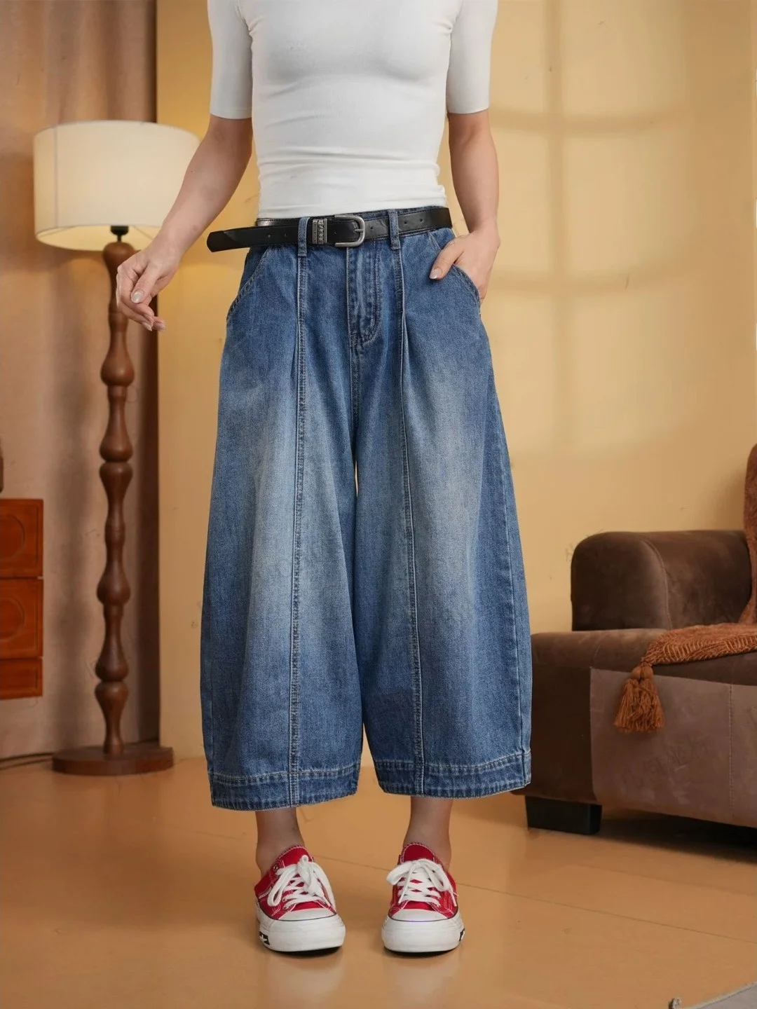 Summer 2026 High Waist Straight Leg Jeans Women's Slimming Versatile Casual Loose Fit Denim Shorts Washed Cotton Blend
Summer 2026 High Waist Straight Leg Jeans Women's Slimming Versatile Casual Loose Fit Denim Shorts Washed Cotton Blend