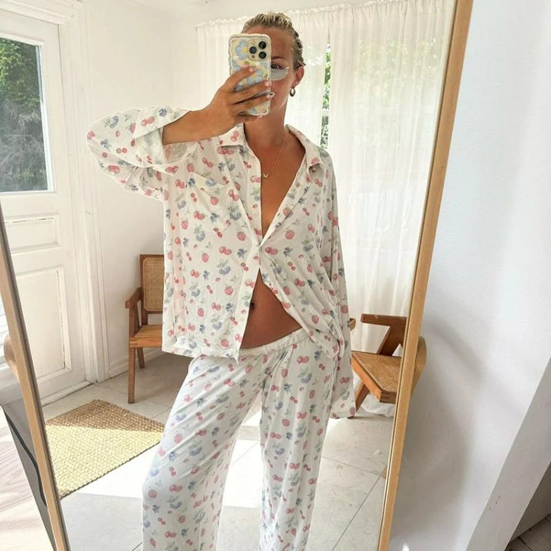 European and American Autumn New Knitted Love Printed Cardigan Pajamas Set Loose Long-sleeved Trousers Women's Loungewear
European and American Autumn New Knitted Love Printed Cardigan Pajamas Set Loose Long-sleeved Trousers Women's Loungewear