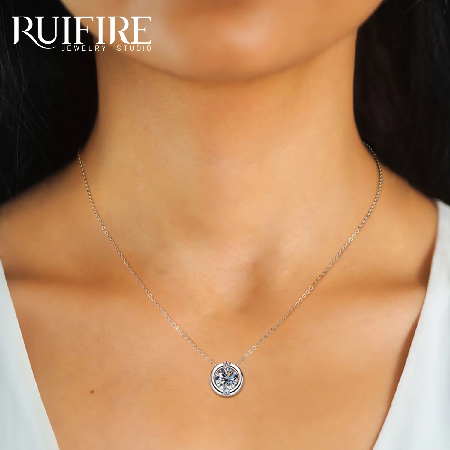 RUIFIRE 6.5mm D1.02CT Round Moissanite Pendant Necklace White Gold Plated 925 Silver Chain Necklaces Women Original Fine Jewelry
RUIFIRE 6.5mm D1.02CT Round Moissanite Pendant Necklace White Gold Plated 925 Silver Chain Necklaces Women Original Fine Jewelry