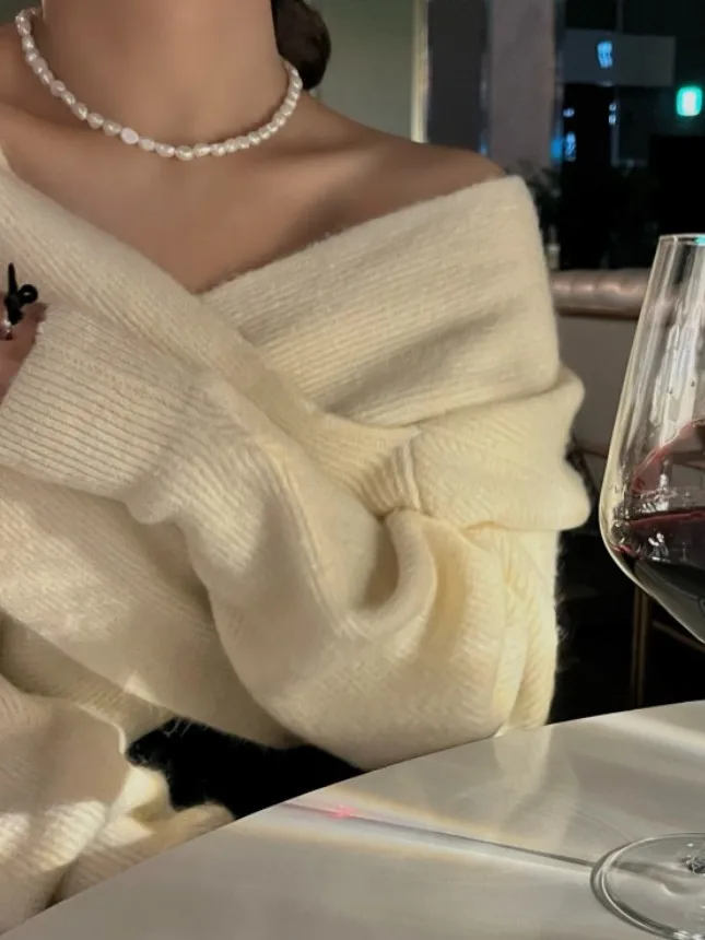 Chic Cross-oulder Long Sve Knitted Sweater Women's Sle Autumn Winter Loose Fit Chic Look Skin Revealing One-oulder D...
Chic Cross-oulder Long Sve Knitted Sweater Women's Sle Autumn Winter Loose Fit Chic Look Skin Revealing One-oulder D...