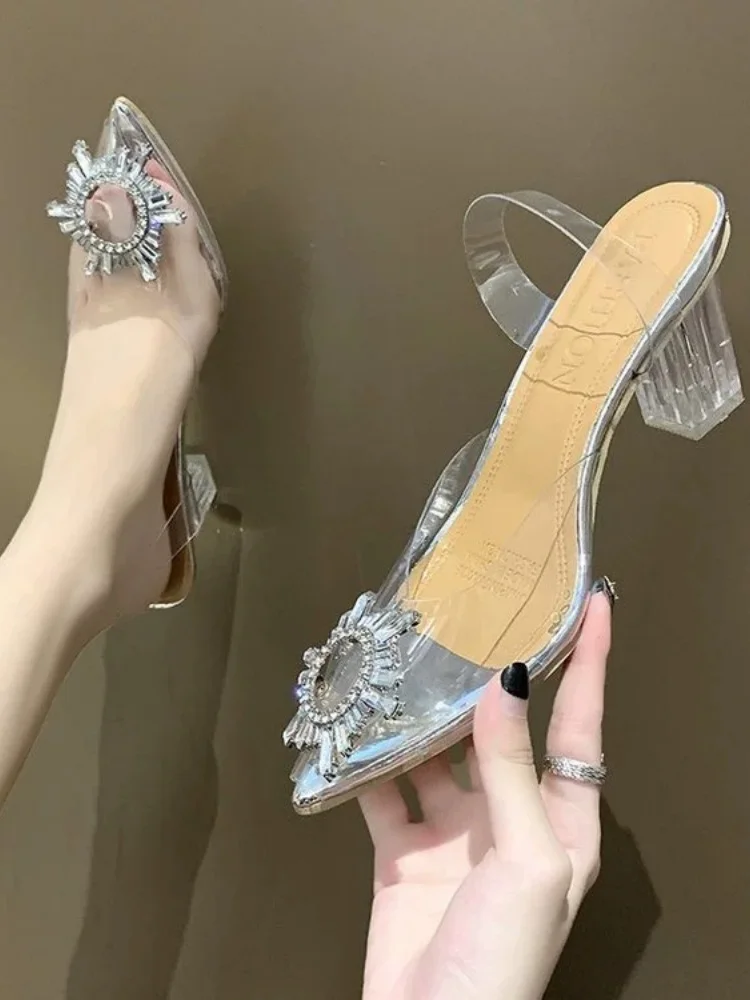 Sunflower crystal and pointed toe toe high-heeled sandals
Sunflower crystal and pointed toe toe high-heeled sandals