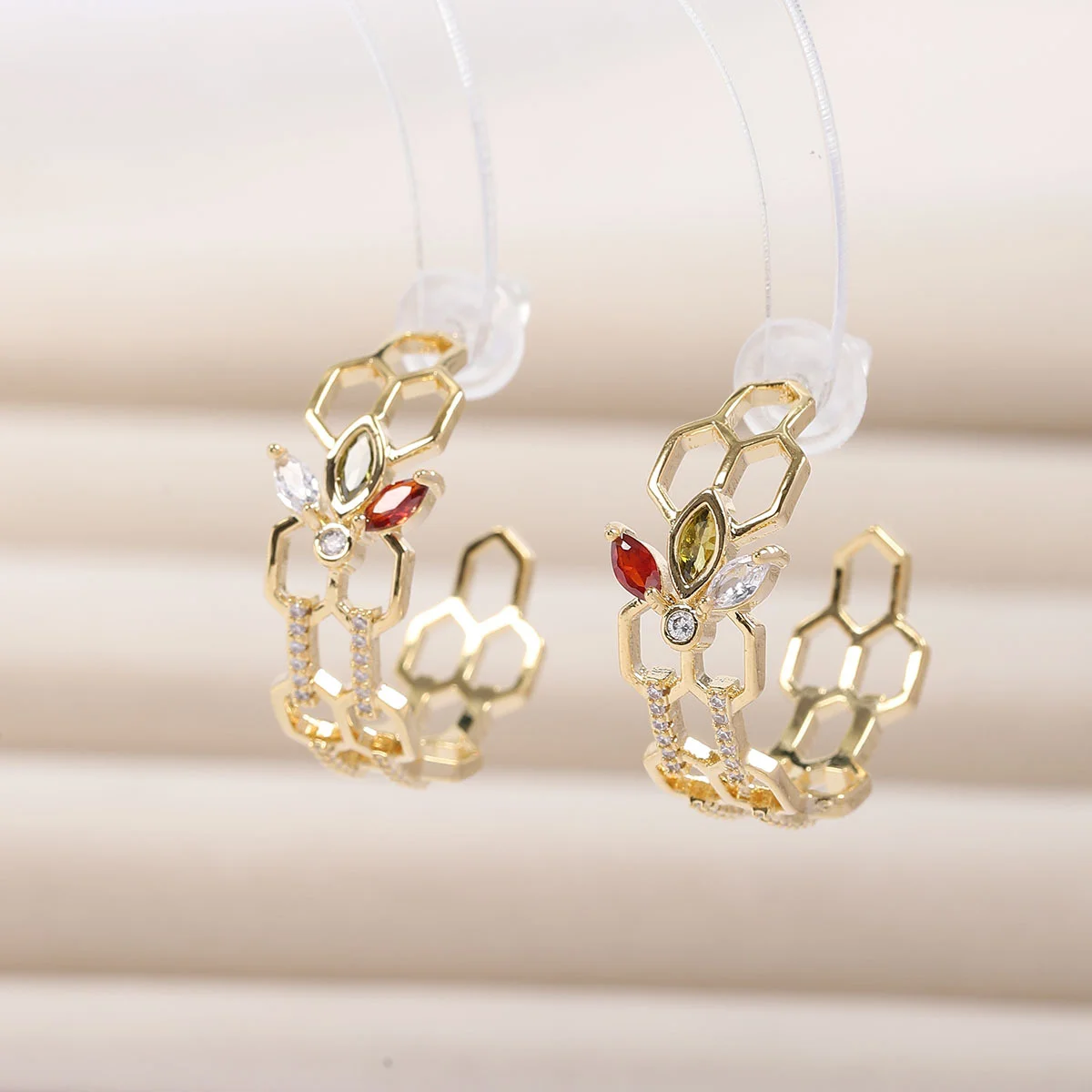 925 Silver Needle Multicolor Gemstone Honeycomb Hoop Earrings, Sparkling Statement Jewelry for Daily Wear, Ideal Gift for Women
925 Silver Needle Multicolor Gemstone Honeycomb Hoop Earrings, Sparkling Statement Jewelry for Daily Wear, Ideal Gift for Women
