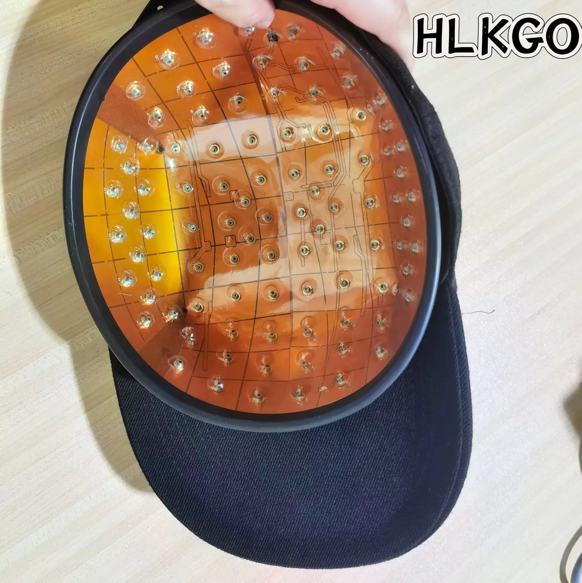 Шапка для светотерапии красным светом - Лазерный шлем LLLT для лечения выпадения волос и стимуляции роста волос
Шапка для светотерапии красным светом - Лазерный шлем LLLT для лечения выпадения волос и стимуляции роста волос