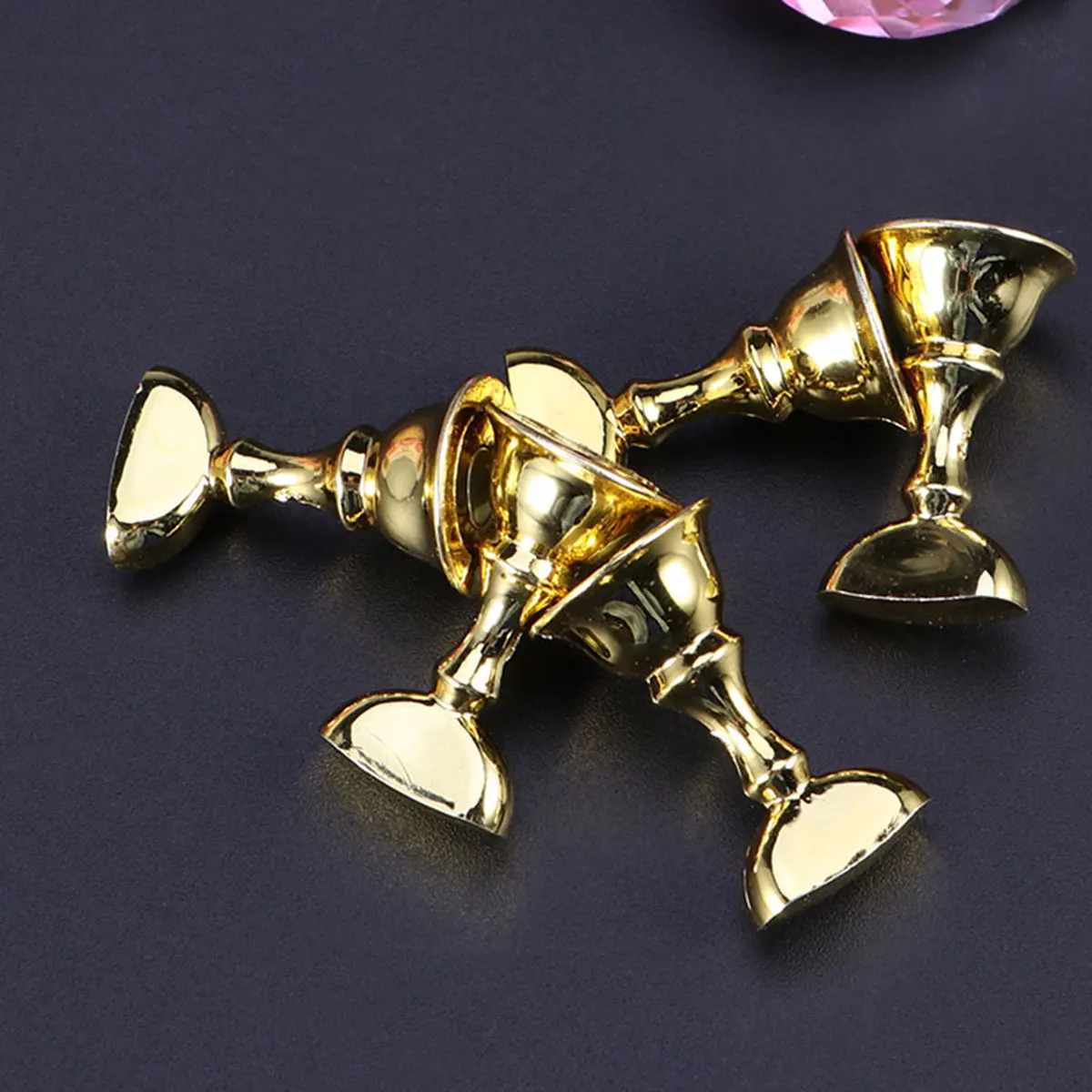 Pink Crystal Rhinestone Nail Display Stand Magnetic Alloy Tip Holder for Manicure Practice Salon DIY Art Shelf
Pink Crystal Rhinestone Nail Display Stand Magnetic Alloy Tip Holder for Manicure Practice Salon DIY Art Shelf