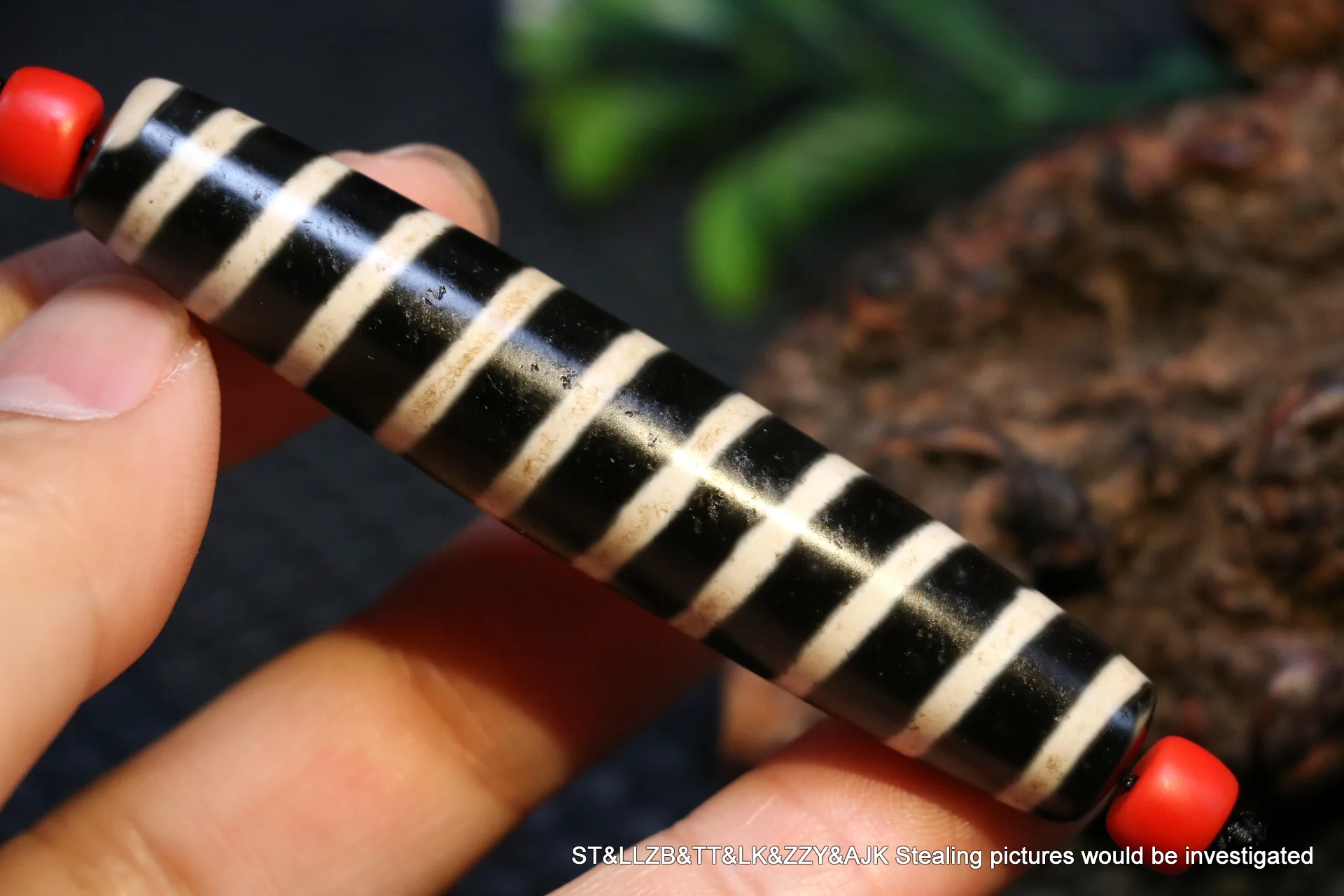 Power Energy Tibetan Old Agate Vertically Stripes Healer Medicine Long dZi Bead LKbrother UPD21202A5
Power Energy Tibetan Old Agate Vertically Stripes Healer Medicine Long dZi Bead LKbrother UPD21202A5