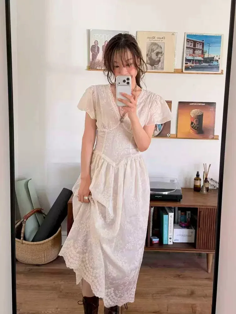 Korean Design Sense Lace Splicing V-neck Dress Women's Slimming Long Dress High Waist A-line Skirt Polyester Fiber Short Slee...
Korean Design Sense Lace Splicing V-neck Dress Women's Slimming Long Dress High Waist A-line Skirt Polyester Fiber Short Slee...
