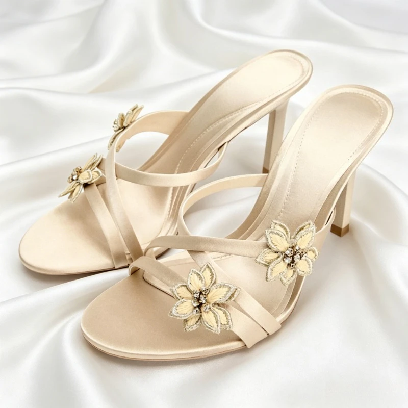 Shiny Flower Applique Detail Mules Sandals Women Fashion Cross Tied Satin Stiletto Slide Sandals Sexy Open-toe Feast Dress Shoes
Shiny Flower Applique Detail Mules Sandals Women Fashion Cross Tied Satin Stiletto Slide Sandals Sexy Open-toe Feast Dress Shoes