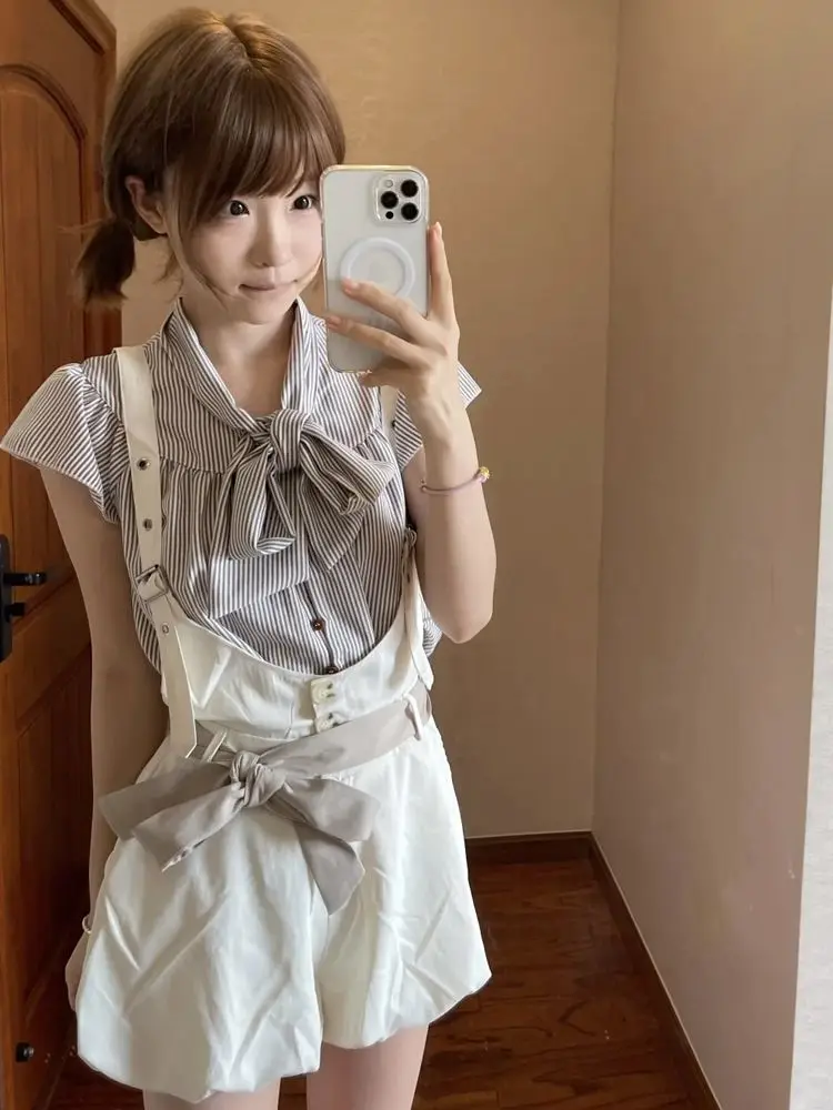 SOIOMES Japanese Fashion Short Sleeved Shirt and Flower Bud Waist Cinched Overalls Set for Women's Summer
SOIOMES Japanese Fashion Short Sleeved Shirt and Flower Bud Waist Cinched Overalls Set for Women's Summer