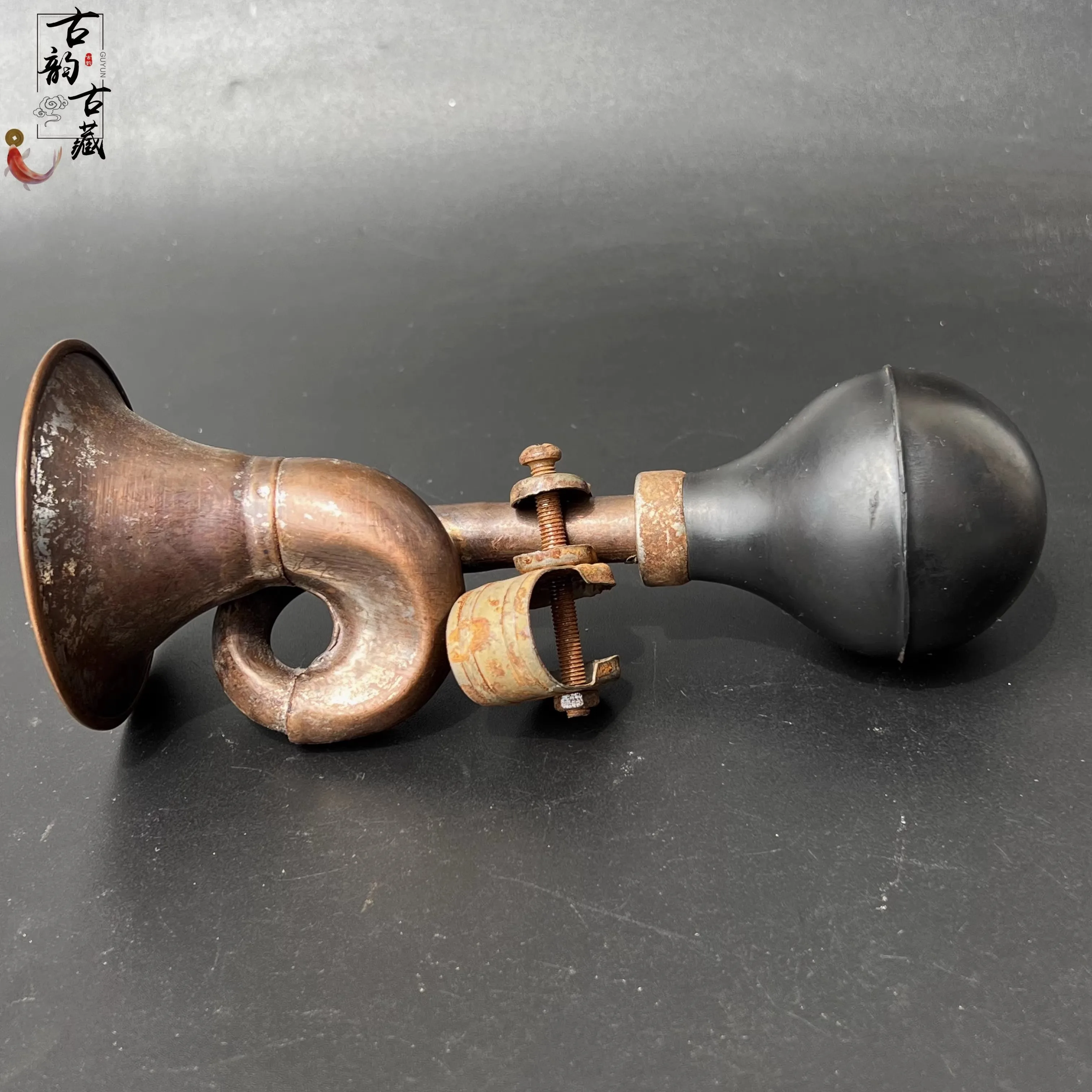 Rickshaw horn nostalgic car bell bicycle horn crafts in the 1970s and 1980s
Rickshaw horn nostalgic car bell bicycle horn crafts in the 1970s and 1980s