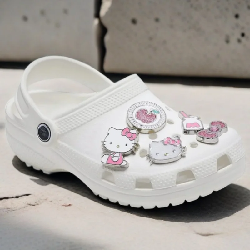 Miniso 1 set New Kawaii Hello Kitty Shoe Charms metal DIY Sandals for Kids Gifts Pink hole shoes flower accessories Hot selling
Miniso 1 set New Kawaii Hello Kitty Shoe Charms metal DIY Sandals for Kids Gifts Pink hole shoes flower accessories Hot selling