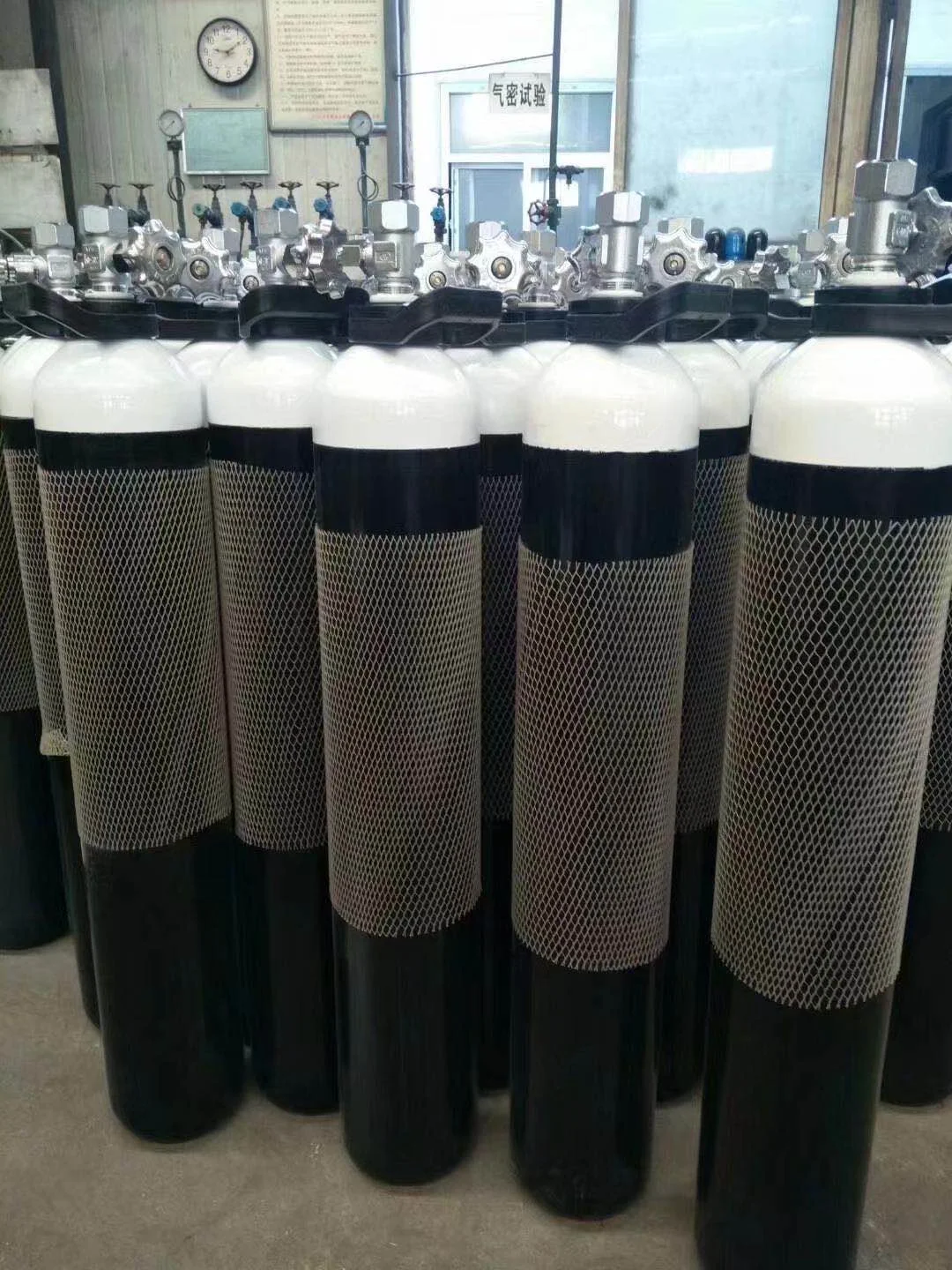 Factory Price High Pressure 10L 12L 40L Portable Ambulance Liquid Medical Gas Oxygen Cylinder
Factory Price High Pressure 10L 12L 40L Portable Ambulance Liquid Medical Gas Oxygen Cylinder
