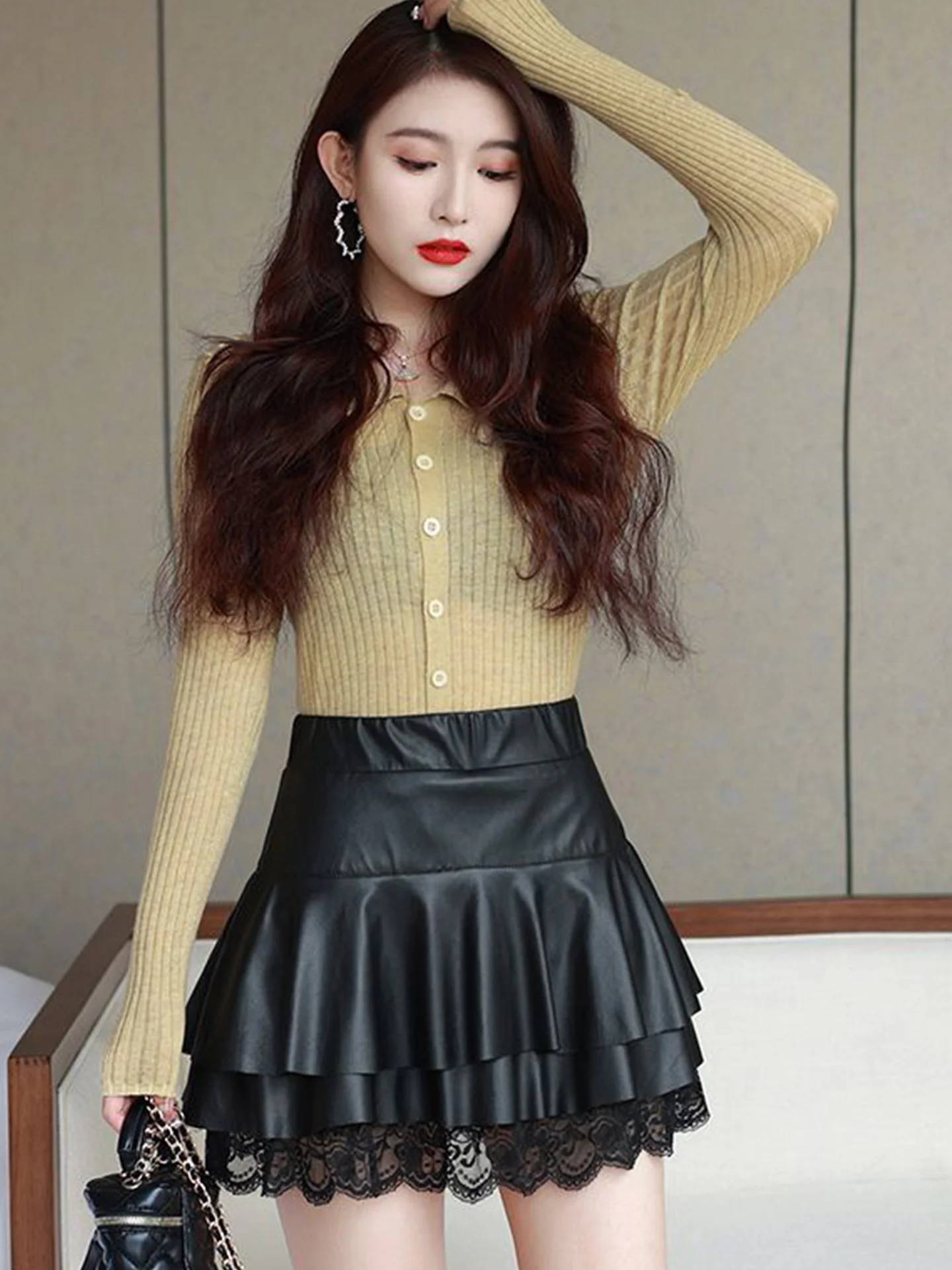 Женская плиссированная юбка из искусственной кожи с высокой талией, А-силуэт, весенняя, для повседневной носки, с защитой от просвечивания, для девушек и женщин
Женская плиссированная юбка из искусственной кожи с высокой талией, А-силуэт, весенняя, для повседневной носки, с защитой от просвечивания, для девушек и женщин