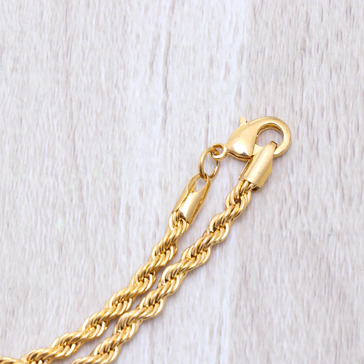 Golden Necklace Women Snake Shaped Copper Plated 24K Gold Long Chain Men'S Snake Shaped Necklace Pendant Pendant Gifts
Golden Necklace Women Snake Shaped Copper Plated 24K Gold Long Chain Men'S Snake Shaped Necklace Pendant Pendant Gifts