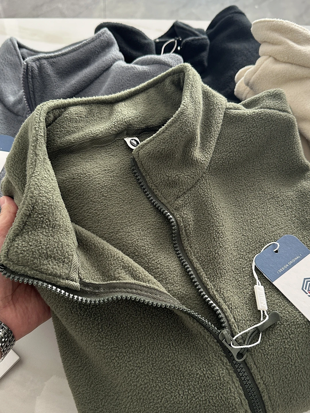 Men's Casual Fleece Jacket Stand Collar Anti-Wind Warmth Leisure Coat Autumn Winter Polyester Fiber Long Sleeve Zipper Closure
Men's Casual Fleece Jacket Stand Collar Anti-Wind Warmth Leisure Coat Autumn Winter Polyester Fiber Long Sleeve Zipper Closure