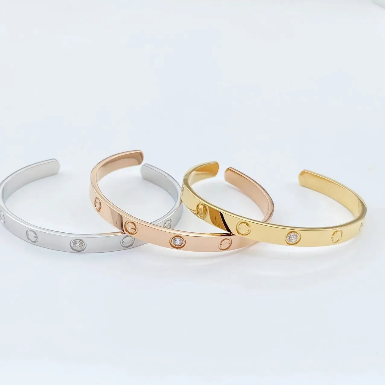 Key Open Titanium Steel Couple Bracelets - Women's and Men's Love Brand Jewelry, C-shaped Bangles and Bracelets, Jewelry Gifts
Key Open Titanium Steel Couple Bracelets - Women's and Men's Love Brand Jewelry, C-shaped Bangles and Bracelets, Jewelry Gifts