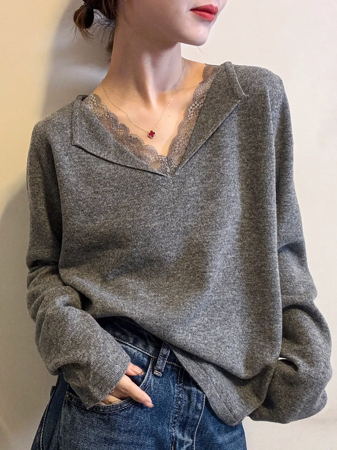 Весенний повседневный трикотажный топ с кружевом и V-образным вырезом, женская нижняя одежда больших размеров, удобный, дышащий, вязаный топ
Весенний повседневный трикотажный топ с кружевом и V-образным вырезом, женская нижняя одежда больших размеров, удобный, дышащий, вязаный топ