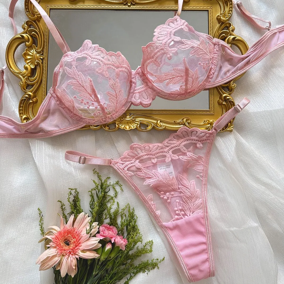 Women Sexy See Through Exotic Set Lace Mesh Lingerie Set Micro Bikini Thong Underwear Female Exotic Apparel
Women Sexy See Through Exotic Set Lace Mesh Lingerie Set Micro Bikini Thong Underwear Female Exotic Apparel