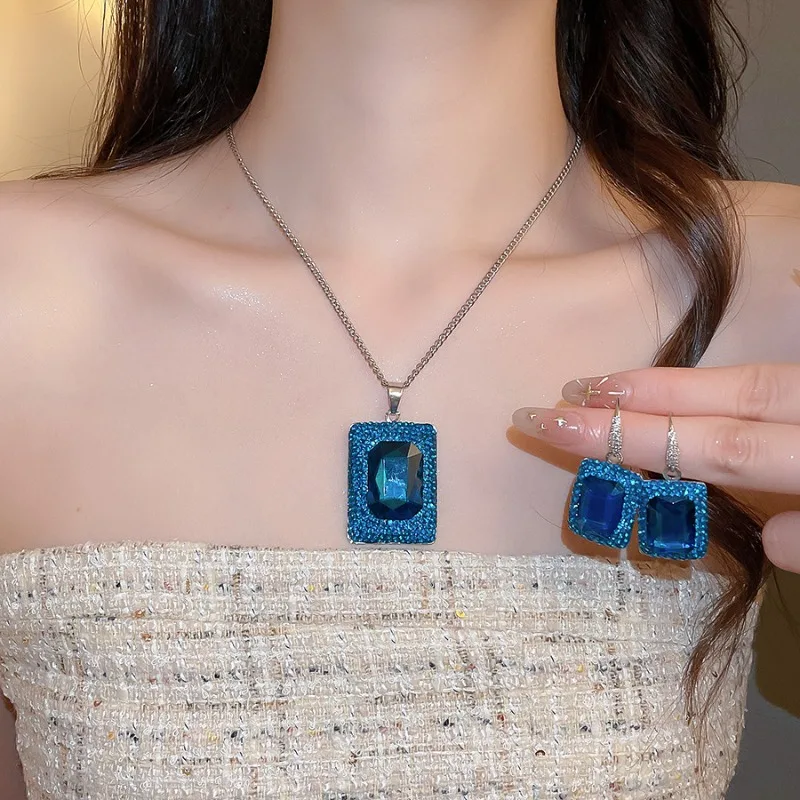 Minar New Luxury Full Blue Color CZ Zircon Rhinestone Square Pendant Necklaces for Women Silver Plated Copper Link Chain Chokers
Minar New Luxury Full Blue Color CZ Zircon Rhinestone Square Pendant Necklaces for Women Silver Plated Copper Link Chain Chokers
