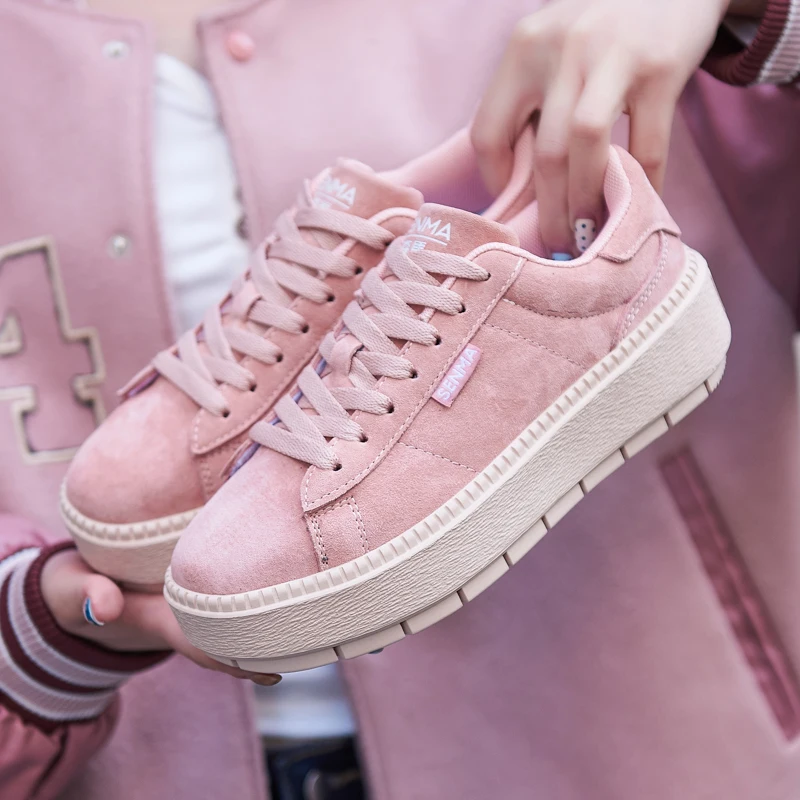 Womens Casual Sneakers Lightweight Skateboard Shoes for Men Soft Sole Comfortable Walking Shoes Unisex Fashion Sneakers
Womens Casual Sneakers Lightweight Skateboard Shoes for Men Soft Sole Comfortable Walking Shoes Unisex Fashion Sneakers