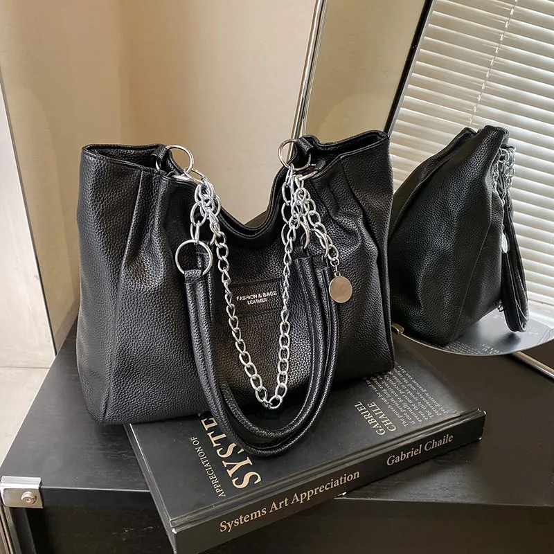 Luxury large bag women's Korean style large capacity PU soft leather single shoulder bag chain commuting tote bag
Luxury large bag women's Korean style large capacity PU soft leather single shoulder bag chain commuting tote bag