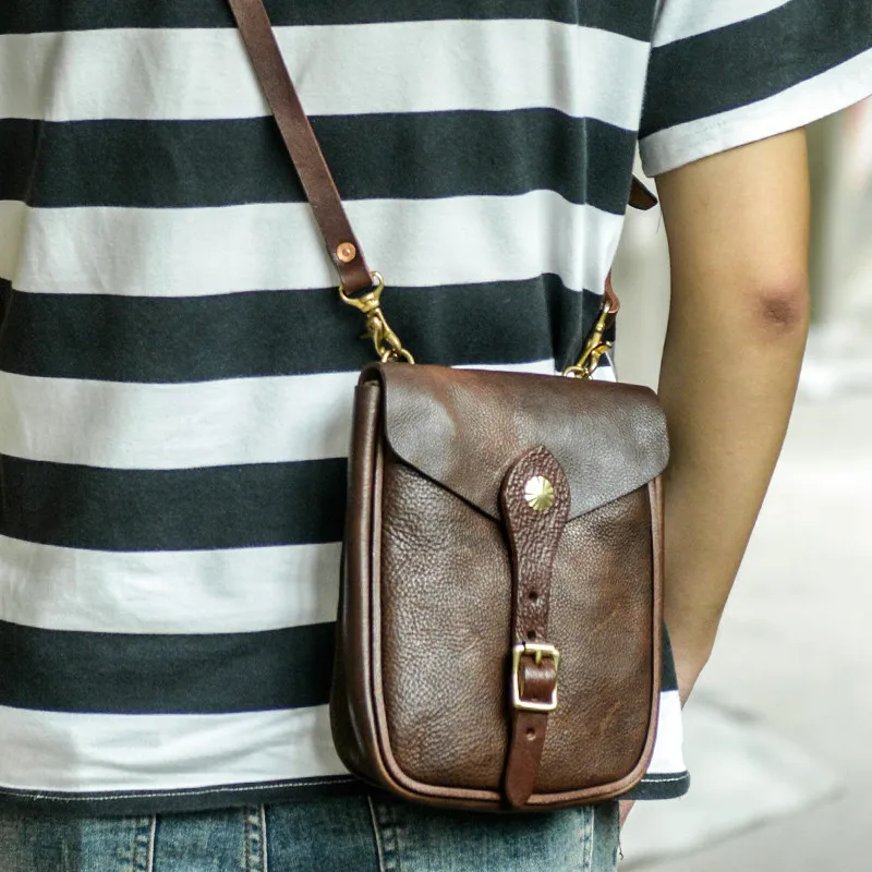 Fashion vintage first layer cowhide men's small mini phone bag casual daily outdoor genuine leather shoulder messenger bag
Fashion vintage first layer cowhide men's small mini phone bag casual daily outdoor genuine leather shoulder messenger bag