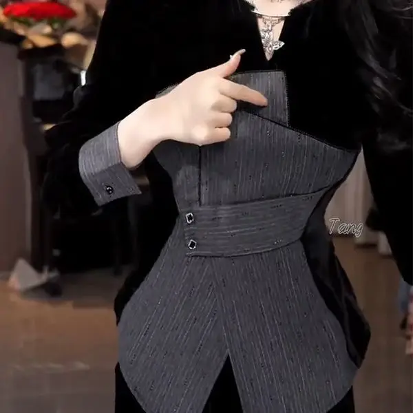 2026 autumn new comfortable and fashionable shirt high-end French fake two-piece splicing long-sleeved top looks thin
2026 autumn new comfortable and fashionable shirt high-end French fake two-piece splicing long-sleeved top looks thin