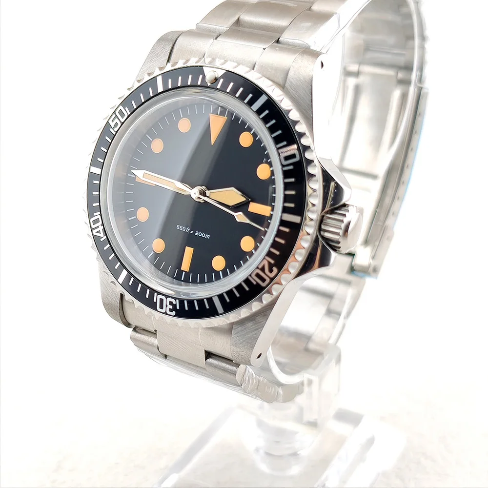 NH35 watch 39.5mm diving retro watch Convex glass stainless steel waterproof case Stainless steel watch strap men's watch
NH35 watch 39.5mm diving retro watch Convex glass stainless steel waterproof case Stainless steel watch strap men's watch