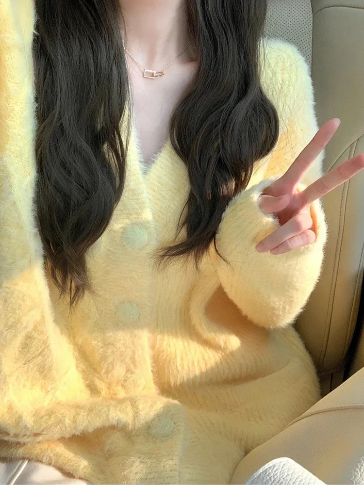 Autumn Winter High-end Fluffy Knit Sweater Women Knitted Cardigan Long Sleeve Tops Sweet Coats Loose Yellow Outerwear Chic New
Autumn Winter High-end Fluffy Knit Sweater Women Knitted Cardigan Long Sleeve Tops Sweet Coats Loose Yellow Outerwear Chic New