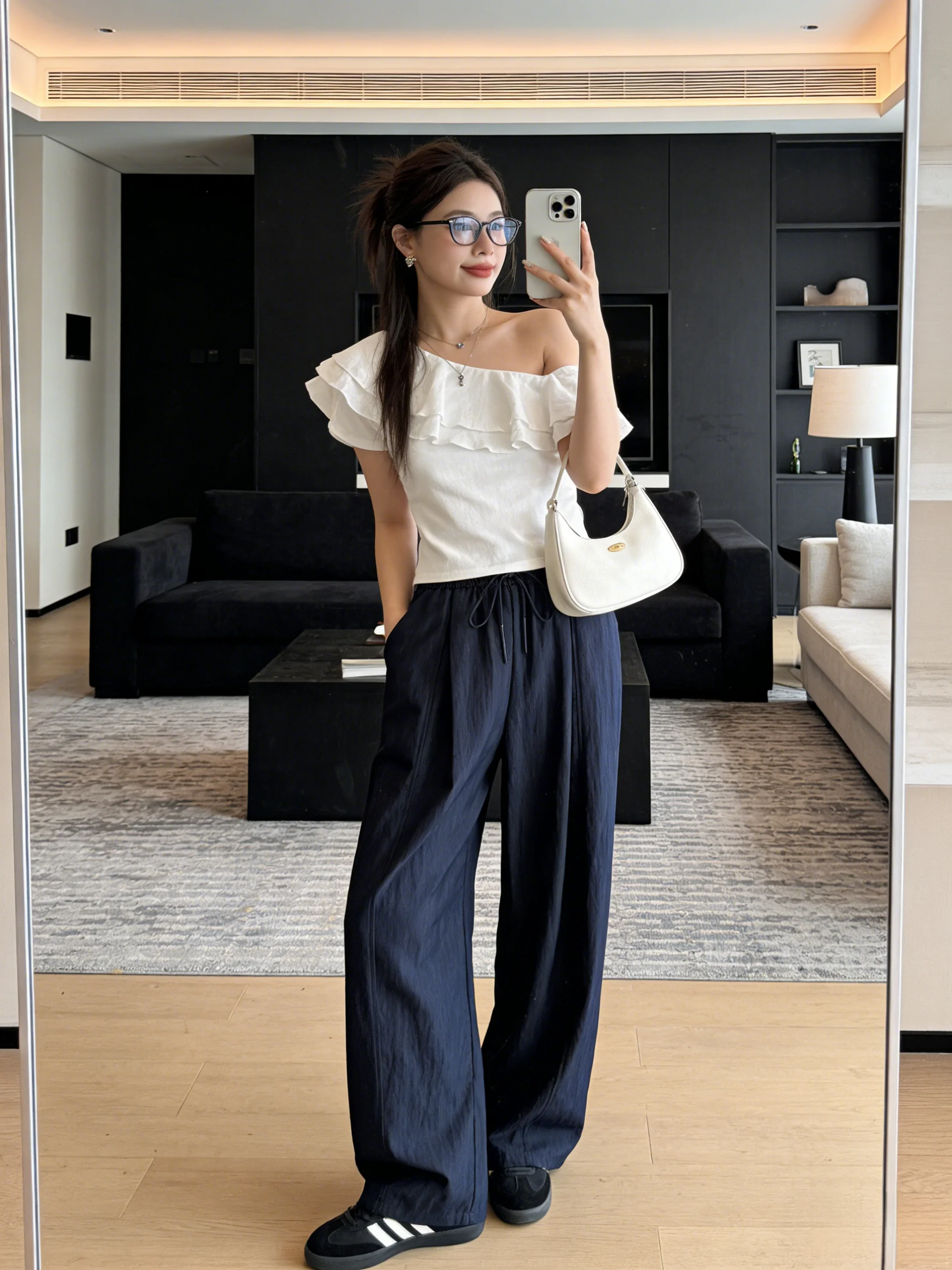 Korean Style Drawstring Wide Leg Pants Loose Slimming Drapey Casual Straight Leg Pants Simple Lazy Style Long Pants Versatile
Korean Style Drawstring Wide Leg Pants Loose Slimming Drapey Casual Straight Leg Pants Simple Lazy Style Long Pants Versatile