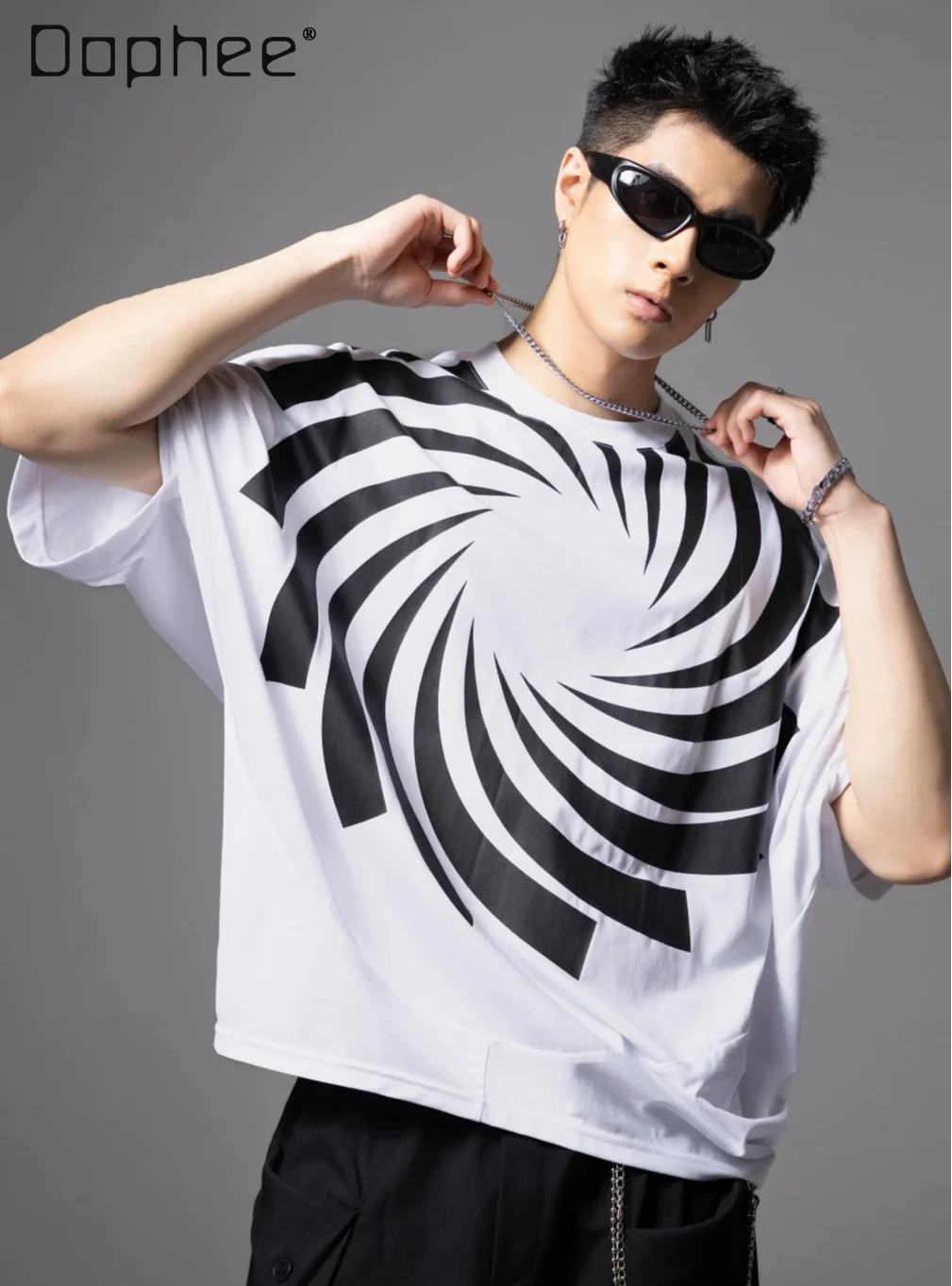2026 Summer New Men's Black White Abstract Swirl Print Loose Casual Daily Round Neck Short Sleeve Streetwear T-shirt
2026 Summer New Men's Black White Abstract Swirl Print Loose Casual Daily Round Neck Short Sleeve Streetwear T-shirt